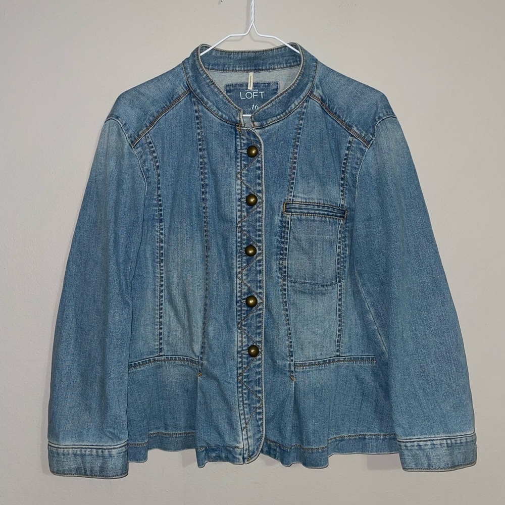 LOFT Light Blue Denim Button-Up Jacket 16 EUC